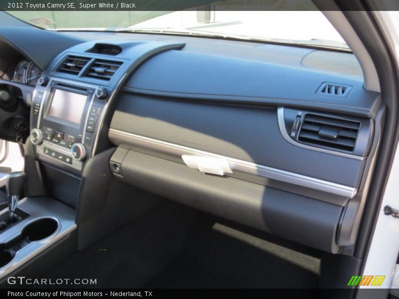 Super White / Black 2012 Toyota Camry SE