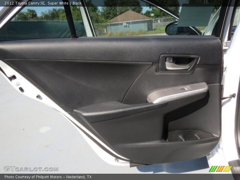 Super White / Black 2012 Toyota Camry SE