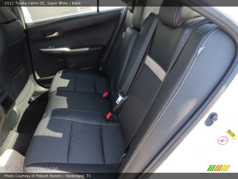 Super White / Black 2012 Toyota Camry SE