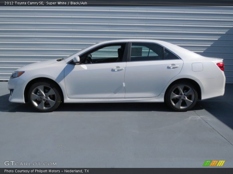 Super White / Black/Ash 2012 Toyota Camry SE