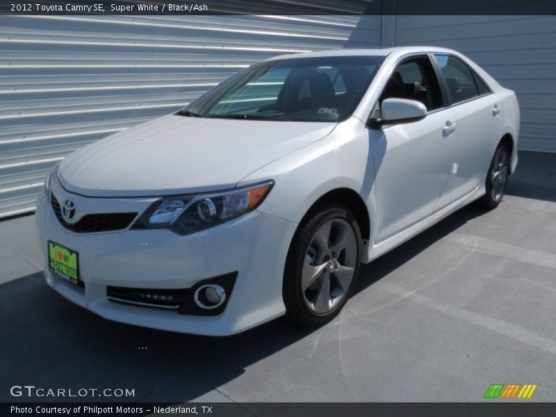 Super White / Black/Ash 2012 Toyota Camry SE