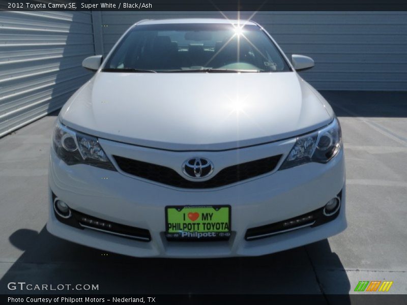 Super White / Black/Ash 2012 Toyota Camry SE