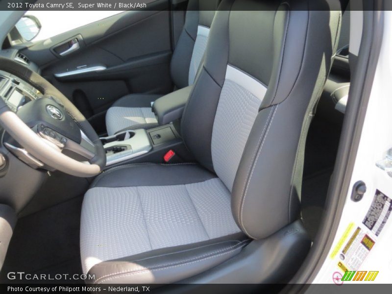 Super White / Black/Ash 2012 Toyota Camry SE