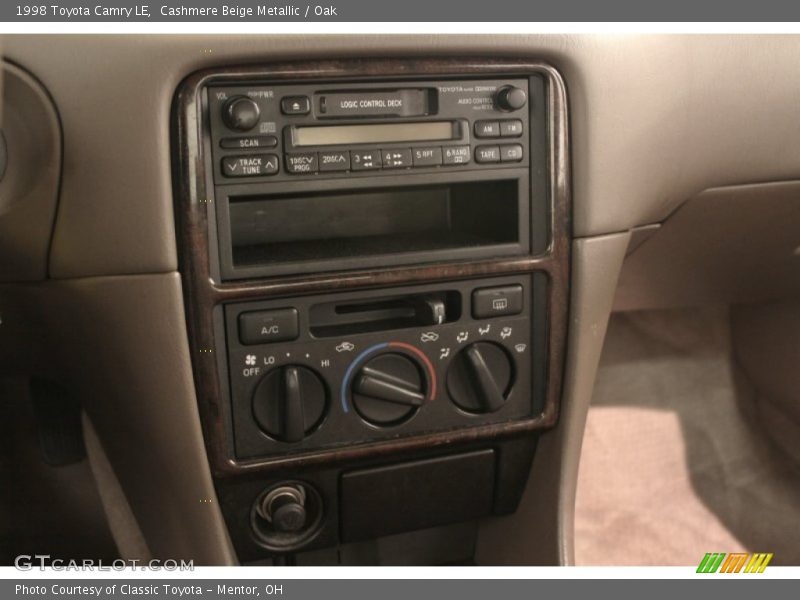 Cashmere Beige Metallic / Oak 1998 Toyota Camry LE