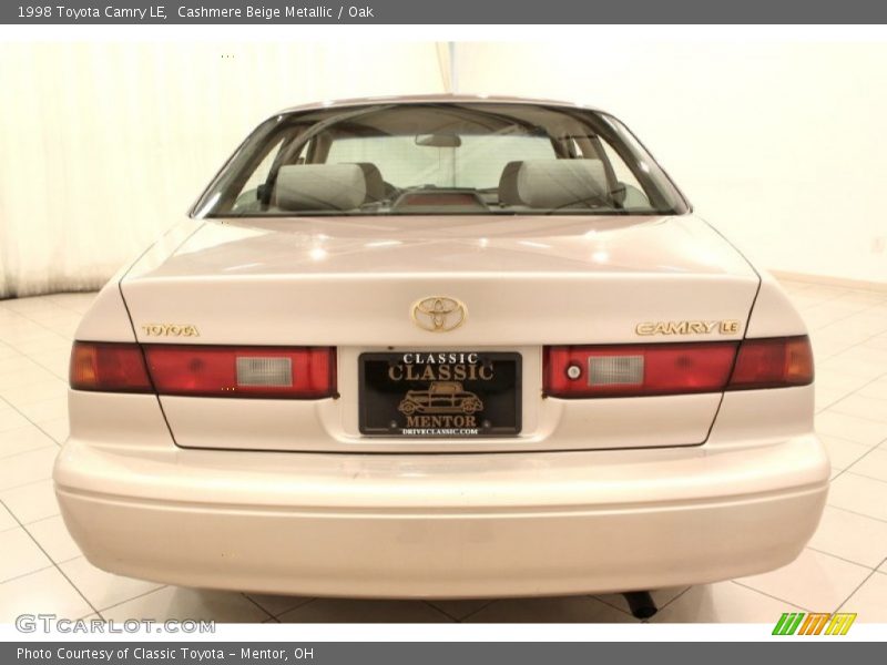 Cashmere Beige Metallic / Oak 1998 Toyota Camry LE