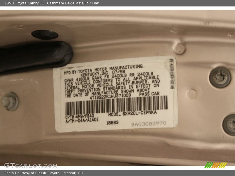 Cashmere Beige Metallic / Oak 1998 Toyota Camry LE