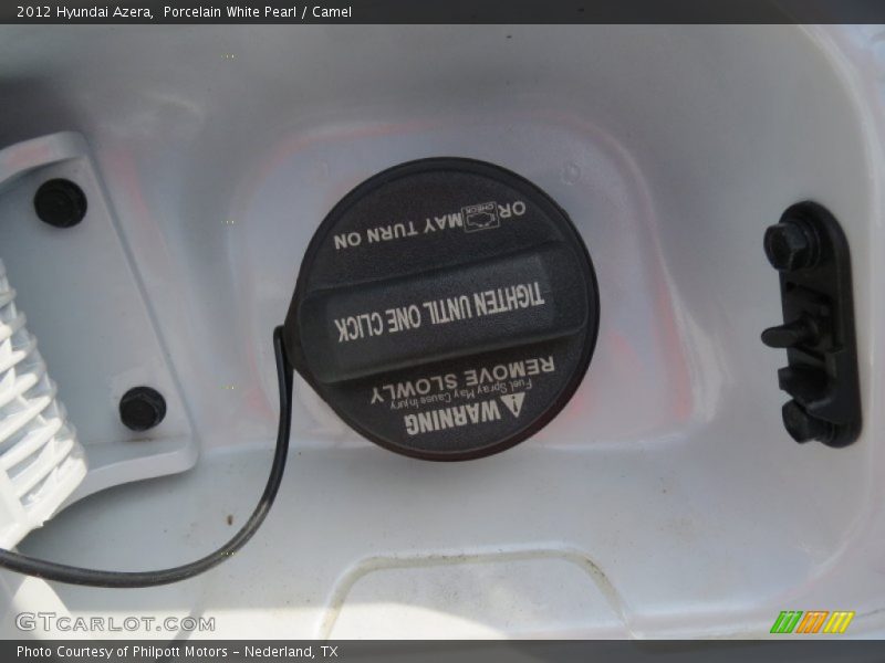 Porcelain White Pearl / Camel 2012 Hyundai Azera