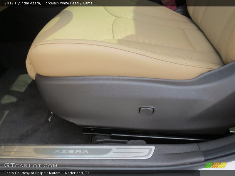 Porcelain White Pearl / Camel 2012 Hyundai Azera