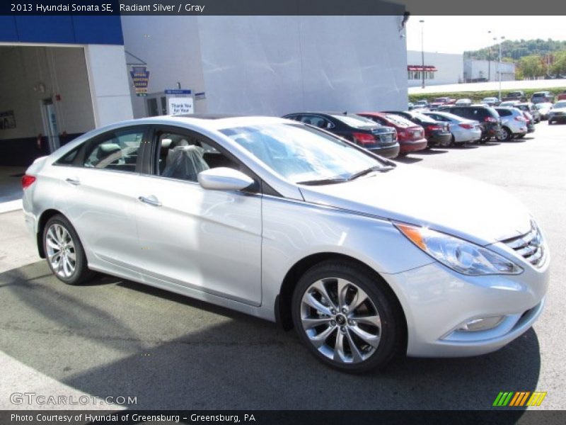 Radiant Silver / Gray 2013 Hyundai Sonata SE