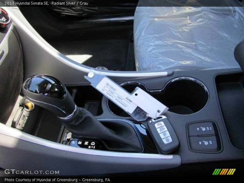 Radiant Silver / Gray 2013 Hyundai Sonata SE
