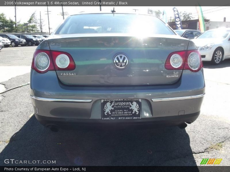 United Grey Metallic / Black 2006 Volkswagen Passat 3.6 4Motion Sedan