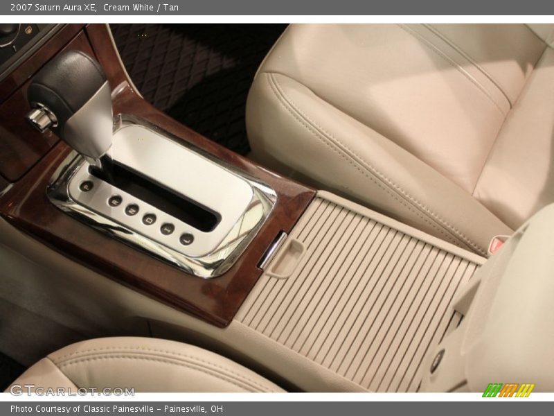 Cream White / Tan 2007 Saturn Aura XE