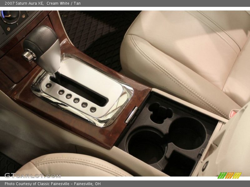Cream White / Tan 2007 Saturn Aura XE