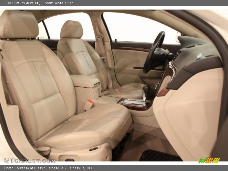 Cream White / Tan 2007 Saturn Aura XE