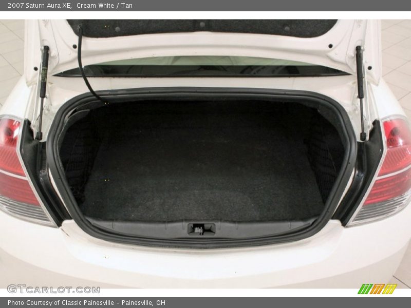 Cream White / Tan 2007 Saturn Aura XE