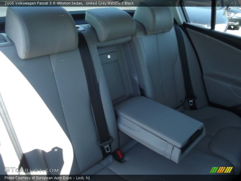 United Grey Metallic / Black 2006 Volkswagen Passat 3.6 4Motion Sedan
