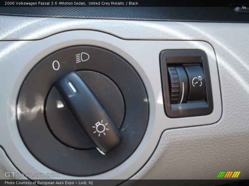 United Grey Metallic / Black 2006 Volkswagen Passat 3.6 4Motion Sedan