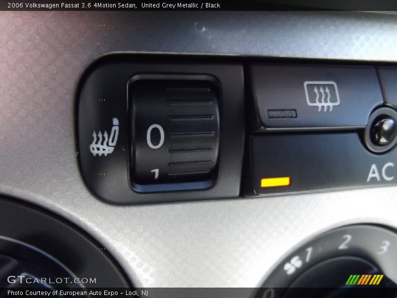 United Grey Metallic / Black 2006 Volkswagen Passat 3.6 4Motion Sedan