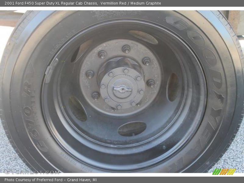  2001 F450 Super Duty XL Regular Cab Chassis Wheel