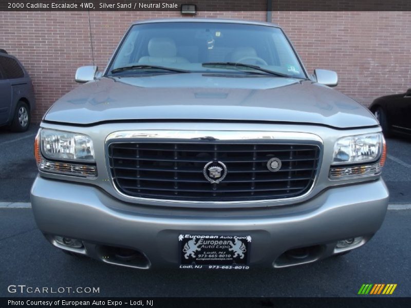 Silver Sand / Neutral Shale 2000 Cadillac Escalade 4WD