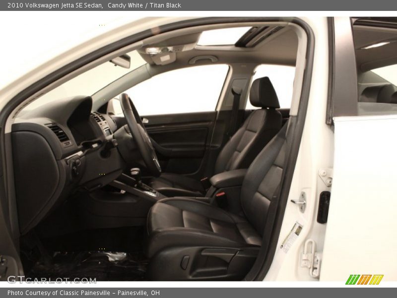 Candy White / Titan Black 2010 Volkswagen Jetta SE Sedan