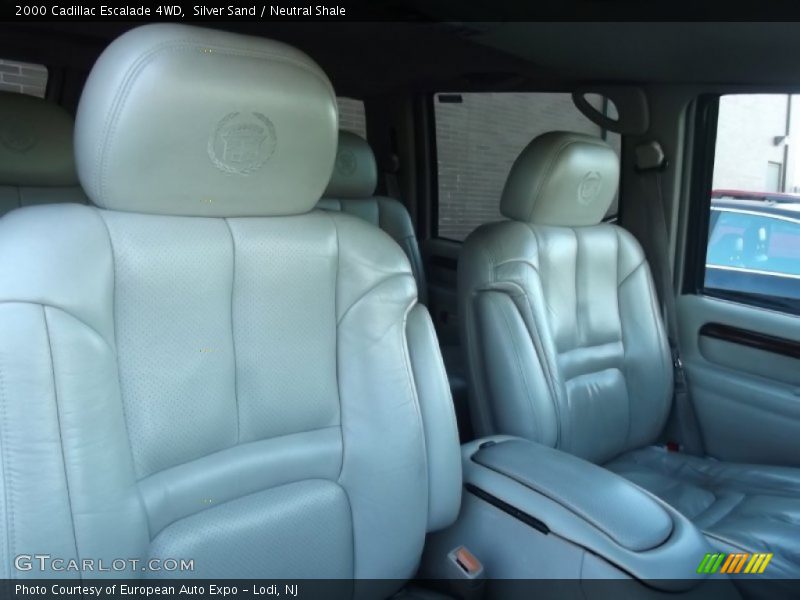 Silver Sand / Neutral Shale 2000 Cadillac Escalade 4WD