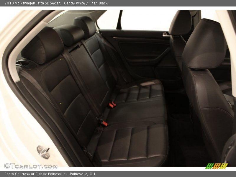 Candy White / Titan Black 2010 Volkswagen Jetta SE Sedan