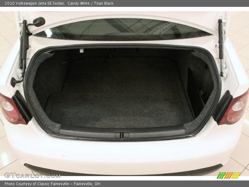 Candy White / Titan Black 2010 Volkswagen Jetta SE Sedan