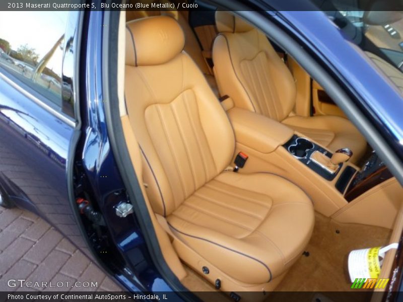 Front Seat of 2013 Quattroporte S