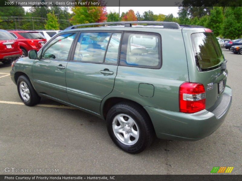 Oasis Green Pearl / Ivory 2005 Toyota Highlander I4
