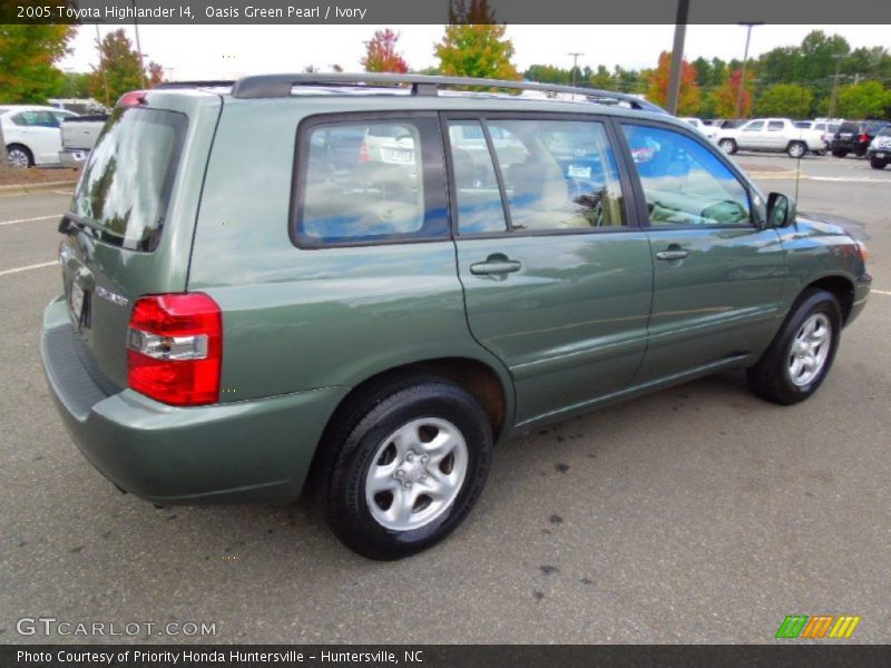 Oasis Green Pearl / Ivory 2005 Toyota Highlander I4