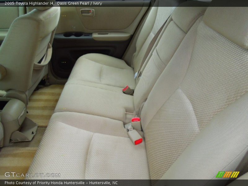 Oasis Green Pearl / Ivory 2005 Toyota Highlander I4
