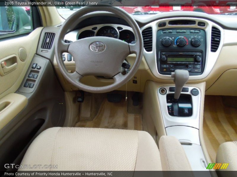 Oasis Green Pearl / Ivory 2005 Toyota Highlander I4