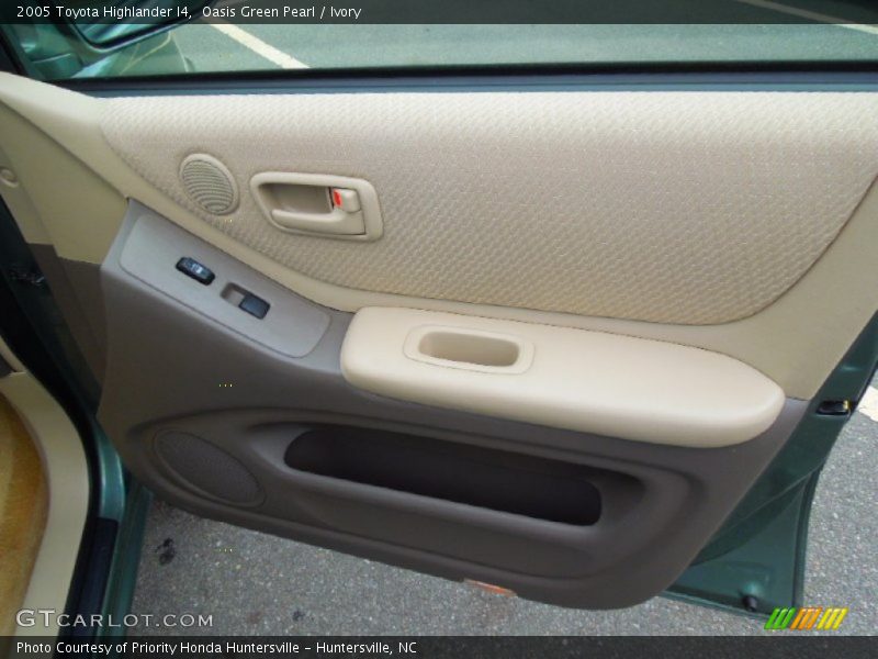 Oasis Green Pearl / Ivory 2005 Toyota Highlander I4