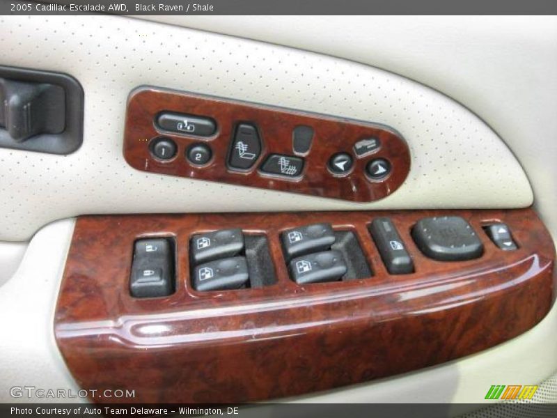 Black Raven / Shale 2005 Cadillac Escalade AWD