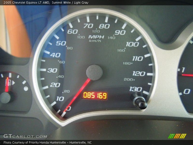 Summit White / Light Gray 2005 Chevrolet Equinox LT AWD