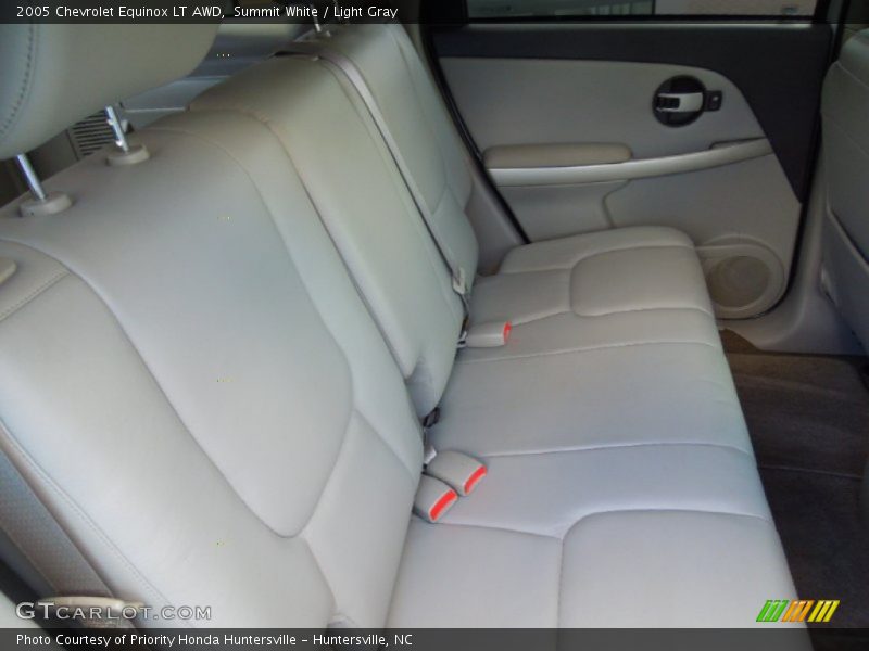 Summit White / Light Gray 2005 Chevrolet Equinox LT AWD