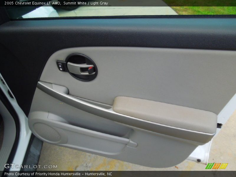 Summit White / Light Gray 2005 Chevrolet Equinox LT AWD