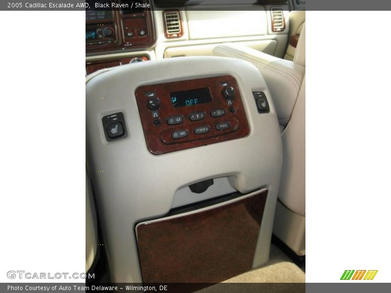 Black Raven / Shale 2005 Cadillac Escalade AWD