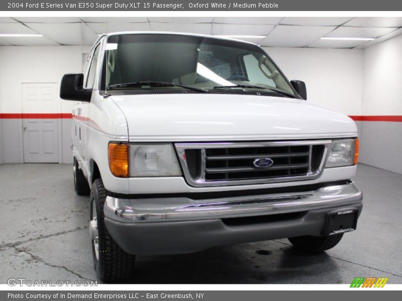 Oxford White / Medium Pebble 2004 Ford E Series Van E350 Super Duty XLT 15 Passenger