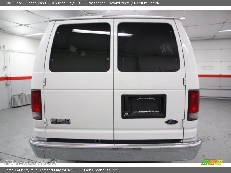Oxford White / Medium Pebble 2004 Ford E Series Van E350 Super Duty XLT 15 Passenger