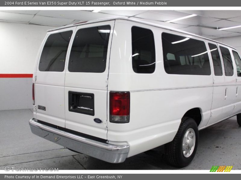 Oxford White / Medium Pebble 2004 Ford E Series Van E350 Super Duty XLT 15 Passenger