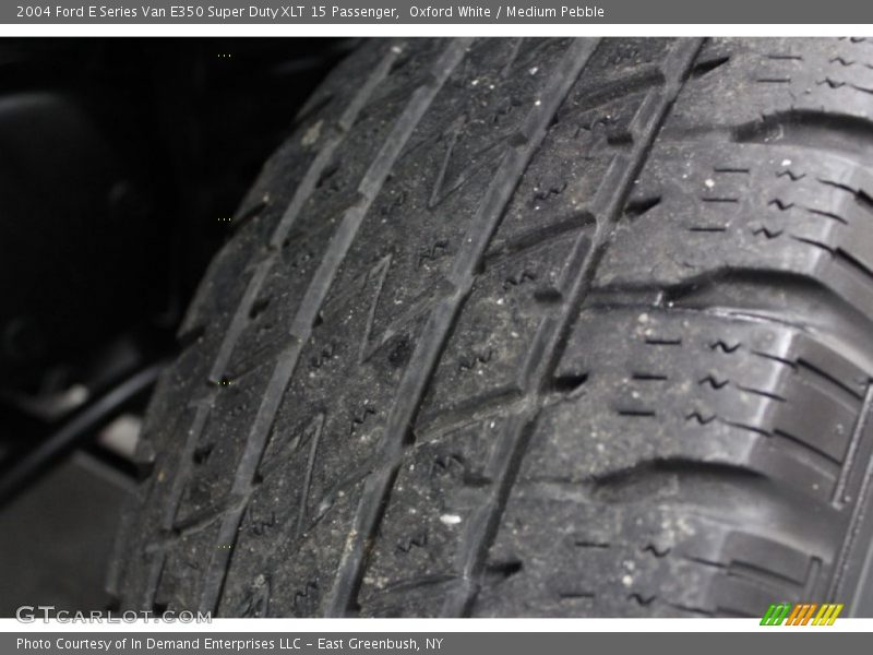 Oxford White / Medium Pebble 2004 Ford E Series Van E350 Super Duty XLT 15 Passenger