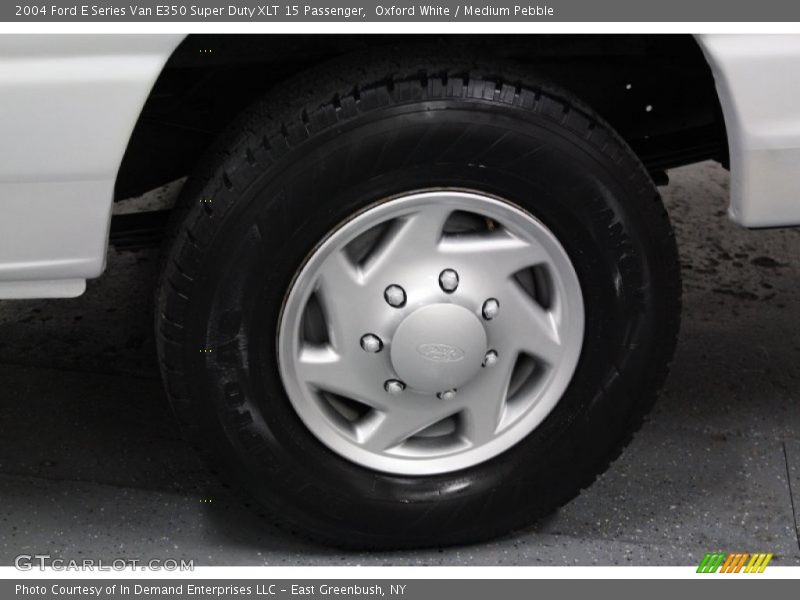 Oxford White / Medium Pebble 2004 Ford E Series Van E350 Super Duty XLT 15 Passenger