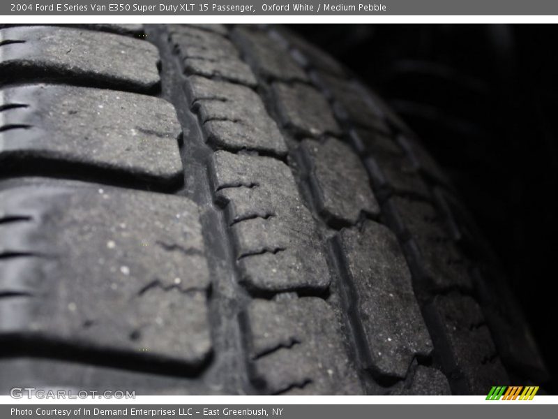 Oxford White / Medium Pebble 2004 Ford E Series Van E350 Super Duty XLT 15 Passenger