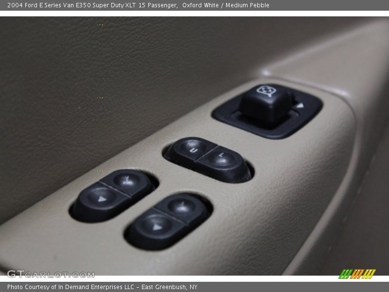 Oxford White / Medium Pebble 2004 Ford E Series Van E350 Super Duty XLT 15 Passenger
