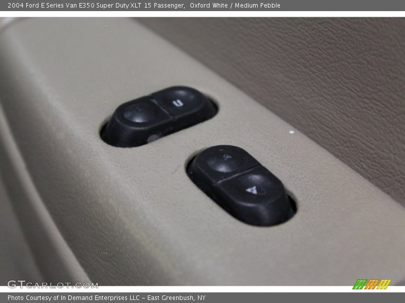 Oxford White / Medium Pebble 2004 Ford E Series Van E350 Super Duty XLT 15 Passenger