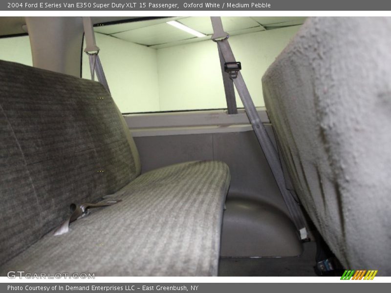 Oxford White / Medium Pebble 2004 Ford E Series Van E350 Super Duty XLT 15 Passenger