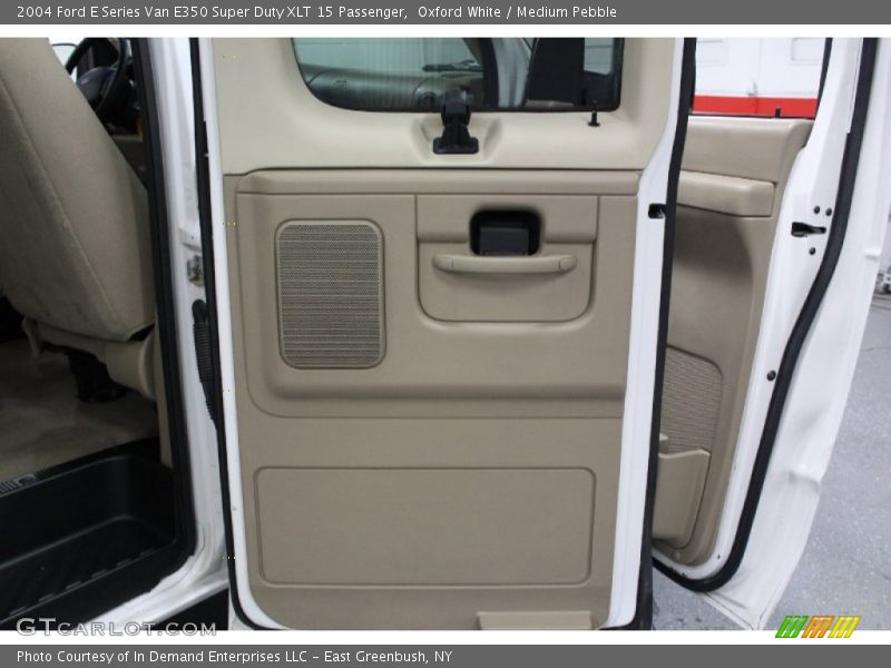 Oxford White / Medium Pebble 2004 Ford E Series Van E350 Super Duty XLT 15 Passenger
