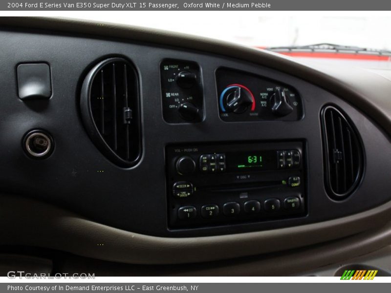 Oxford White / Medium Pebble 2004 Ford E Series Van E350 Super Duty XLT 15 Passenger